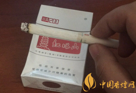 福建省是中国烟草生产的重要基地之一，以生产高品质的香烟闻名。以下是一些在福建省比较高档的香烟品牌